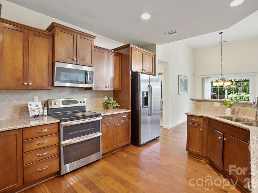 8452 Whitehawk Hill Road, Waxhaw, NC 28173.  MLS# CAR4379622, YatesRealty ID 25043. 