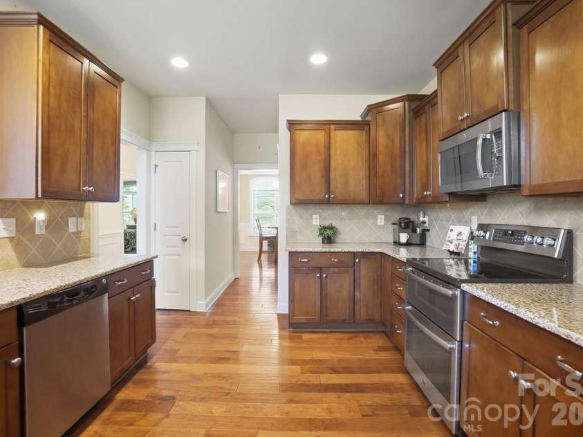 8452 Whitehawk Hill Road, Waxhaw, NC 28173.  MLS# CAR4379622, YatesRealty ID 25043. 