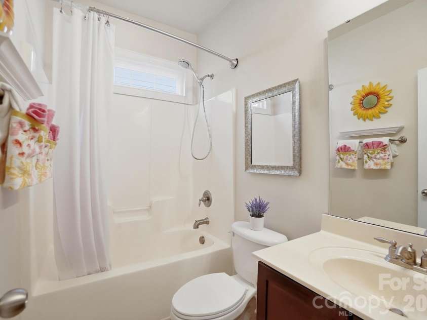 8452 Whitehawk Hill Road, Waxhaw, NC 28173.  MLS# CAR4379622, YatesRealty ID 25043. 