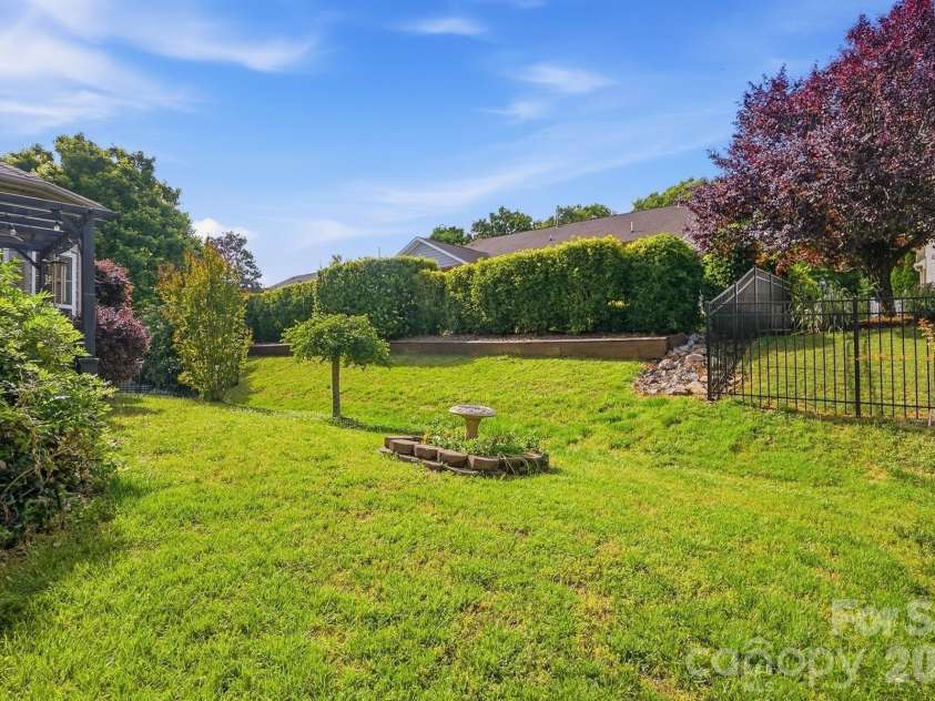 8452 Whitehawk Hill Road, Waxhaw, NC 28173.  MLS# CAR4379622, YatesRealty ID 25043. 