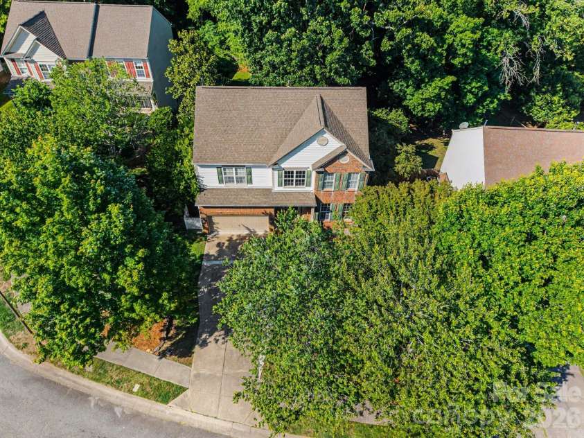8120 Pelorus Lane, Charlotte, NC 28269.  MLS# CAR4383927, YatesRealty ID 25044. 