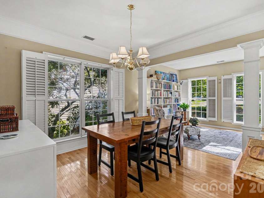 8120 Pelorus Lane, Charlotte, NC 28269.  MLS# CAR4383927, YatesRealty ID 25044. 