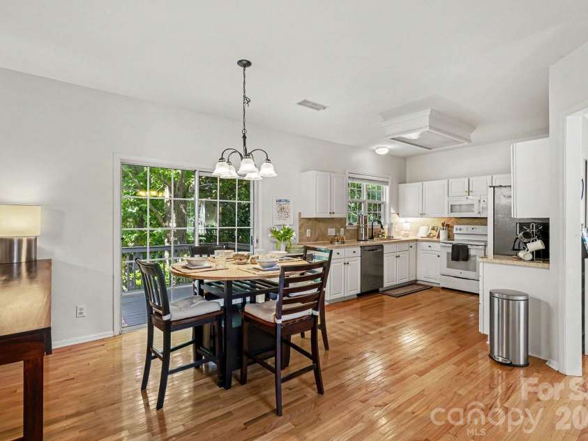 8120 Pelorus Lane, Charlotte, NC 28269.  MLS# CAR4383927, YatesRealty ID 25044. 