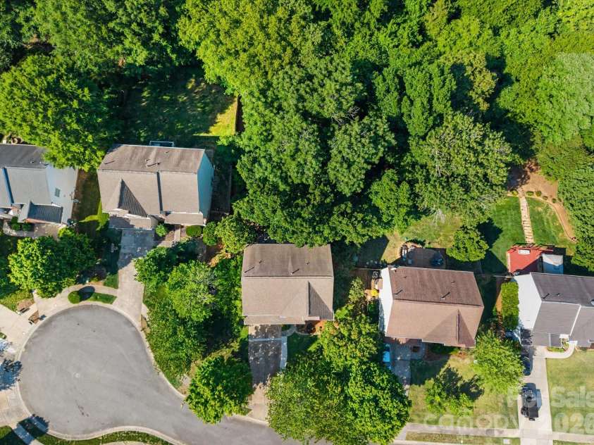 8120 Pelorus Lane, Charlotte, NC 28269.  MLS# CAR4383927, YatesRealty ID 25044. 