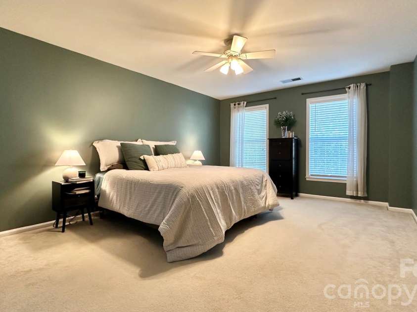 8120 Pelorus Lane, Charlotte, NC 28269.  MLS# CAR4383927, YatesRealty ID 25044. 