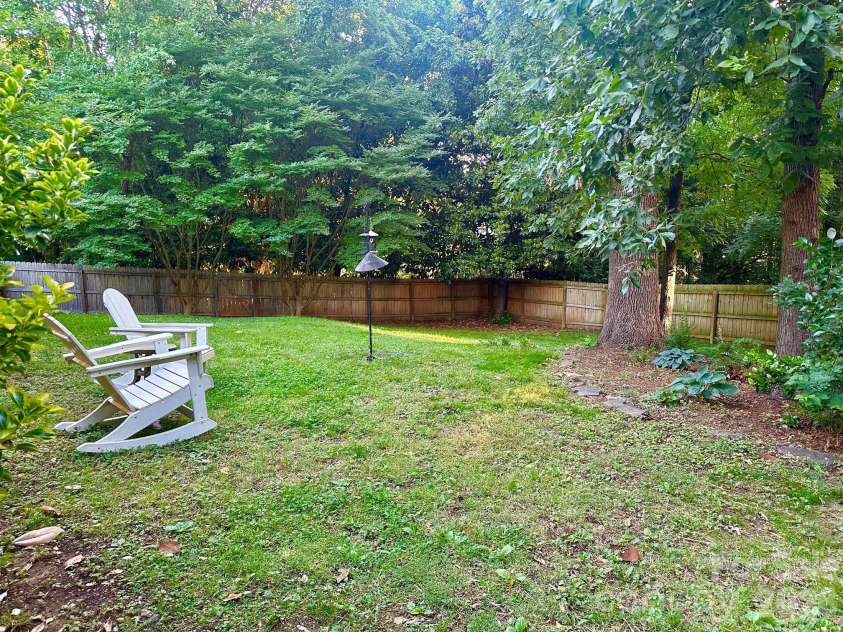 8120 Pelorus Lane, Charlotte, NC 28269.  MLS# CAR4383927, YatesRealty ID 25044. 
