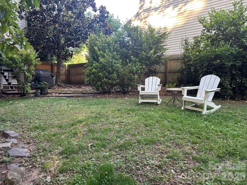 8120 Pelorus Lane, Charlotte, NC 28269.  MLS# CAR4383927, YatesRealty ID 25044. 