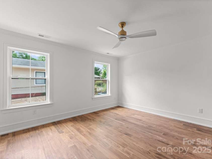 4562 Rockford Court, Charlotte, NC 28209.  MLS# CAR4262925, YatesRealty ID 25045. 