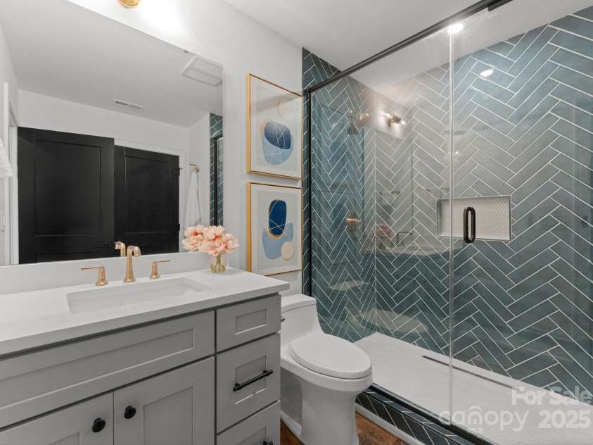 4562 Rockford Court, Charlotte, NC 28209.  MLS# CAR4262925, YatesRealty ID 25045. 