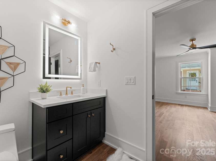 4562 Rockford Court, Charlotte, NC 28209.  MLS# CAR4262925, YatesRealty ID 25045. 