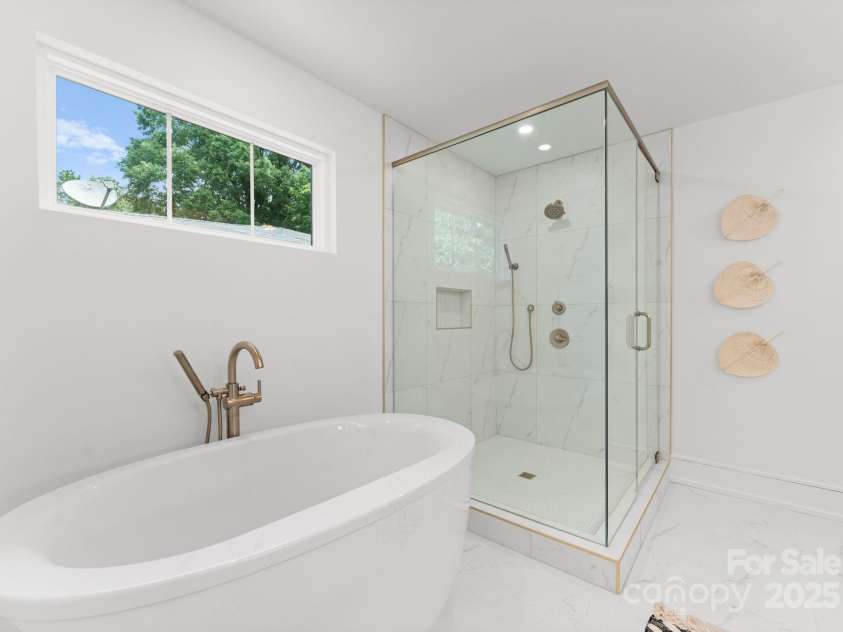 4562 Rockford Court, Charlotte, NC 28209.  MLS# CAR4262925, YatesRealty ID 25045. 