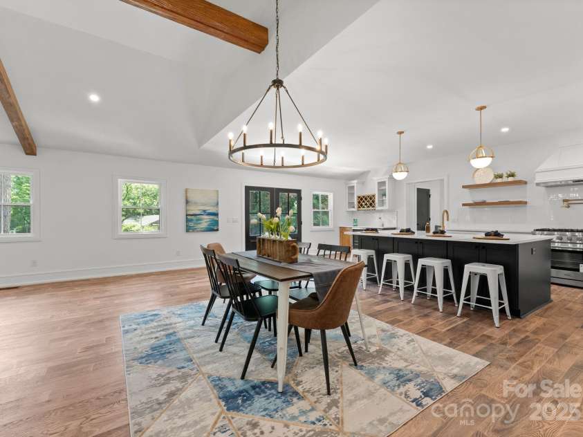 4562 Rockford Court, Charlotte, NC 28209.  MLS# CAR4262925, YatesRealty ID 25045. 