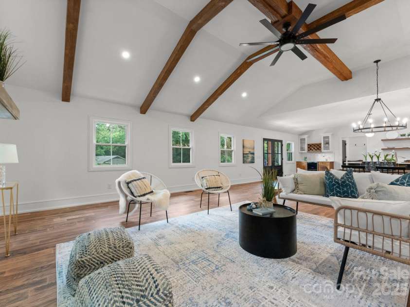 4562 Rockford Court, Charlotte, NC 28209.  MLS# CAR4262925, YatesRealty ID 25045. 