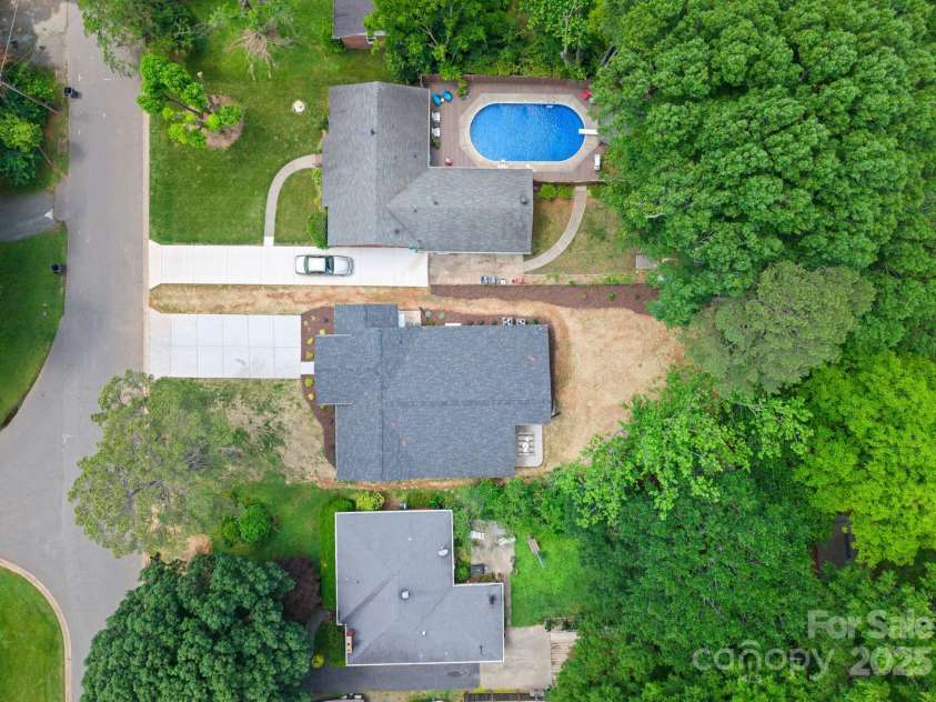 4562 Rockford Court, Charlotte, NC 28209.  MLS# CAR4262925, YatesRealty ID 25045. 