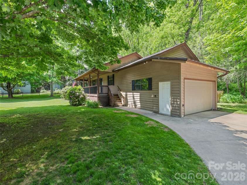 165 Clearwater Drive, Waynesville, NC 28785.  MLS# CAR4382095, YatesRealty ID 25046. 