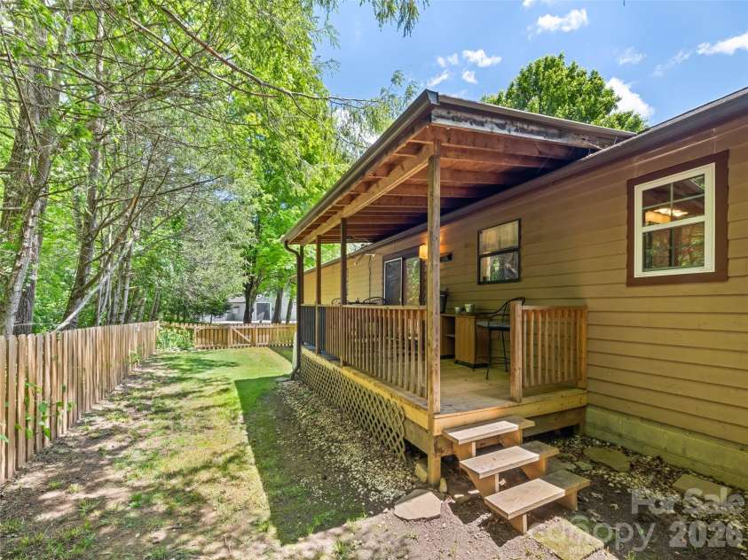 165 Clearwater Drive, Waynesville, NC 28785.  MLS# CAR4382095, YatesRealty ID 25046. 