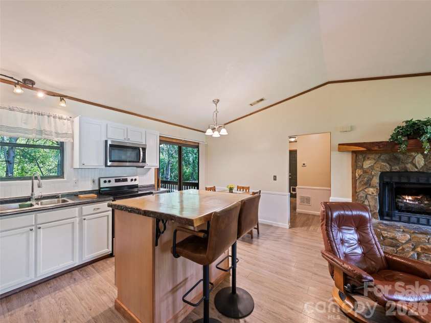165 Clearwater Drive, Waynesville, NC 28785.  MLS# CAR4382095, YatesRealty ID 25046. 
