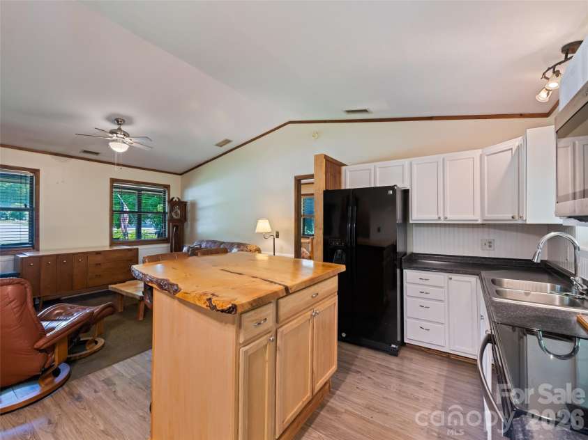 165 Clearwater Drive, Waynesville, NC 28785.  MLS# CAR4382095, YatesRealty ID 25046. 