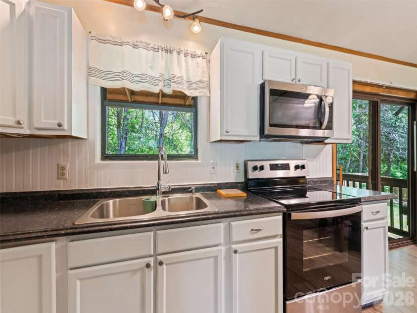 165 Clearwater Drive, Waynesville, NC 28785.  MLS# CAR4382095, YatesRealty ID 25046. 