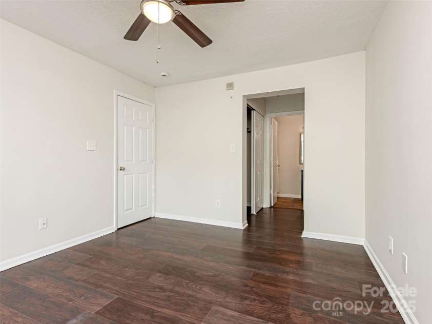 8202 Cedar Glen Drive, Charlotte, NC 28212.  MLS# CAR4265960, YatesRealty ID 25046. Primary Bedroom