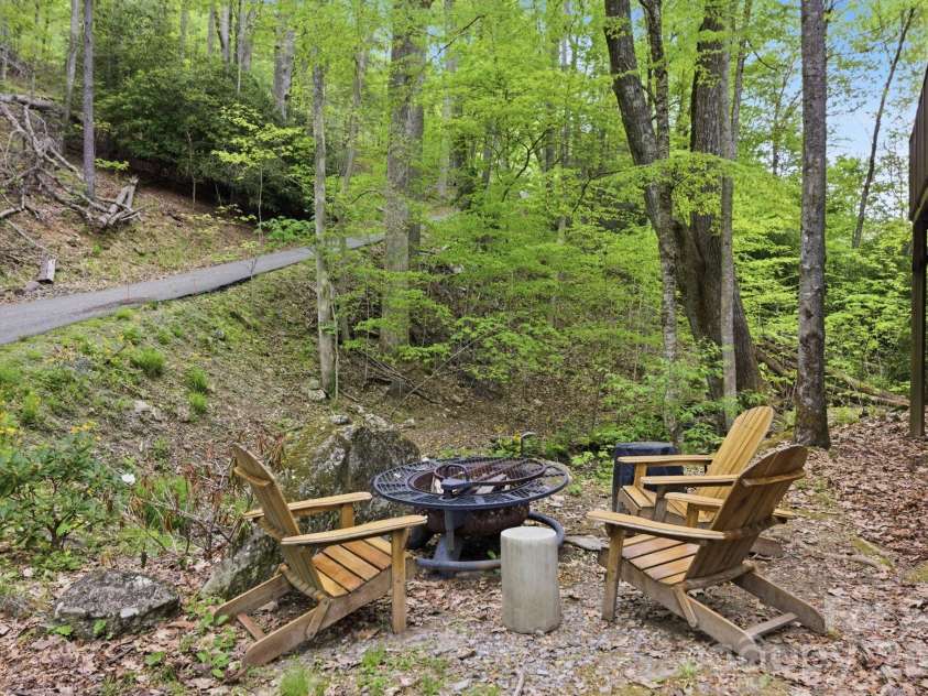 401 Saratoga None, Boone, NC 28607.  MLS# CAR4374691, YatesRealty ID 25047. 