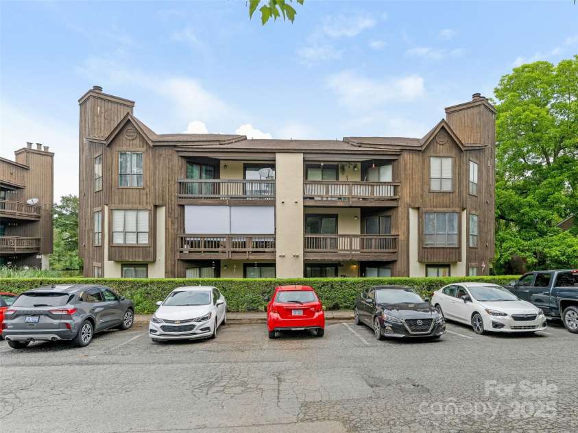 8183 Cedar Glen Drive, Charlotte, NC 28212.  MLS# CAR4265989, YatesRealty ID 25047. 8183 Cedar Glen Drive