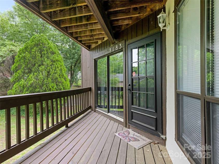 8183 Cedar Glen Drive, Charlotte, NC 28212.  MLS# CAR4265989, YatesRealty ID 25047. Entry
