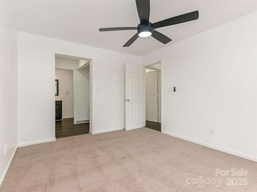 8183 Cedar Glen Drive, Charlotte, NC 28212.  MLS# CAR4265989, YatesRealty ID 25047. Primary Bedroom