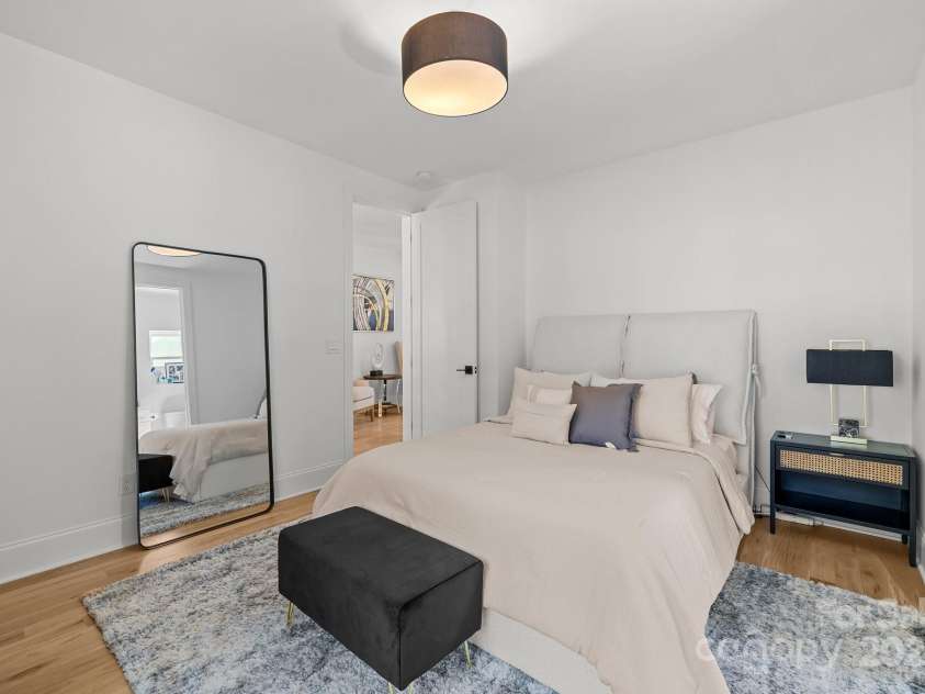 2121 Laburnum Avenue, Charlotte, NC 28205.  MLS# CAR4268870, YatesRealty ID 25048. 