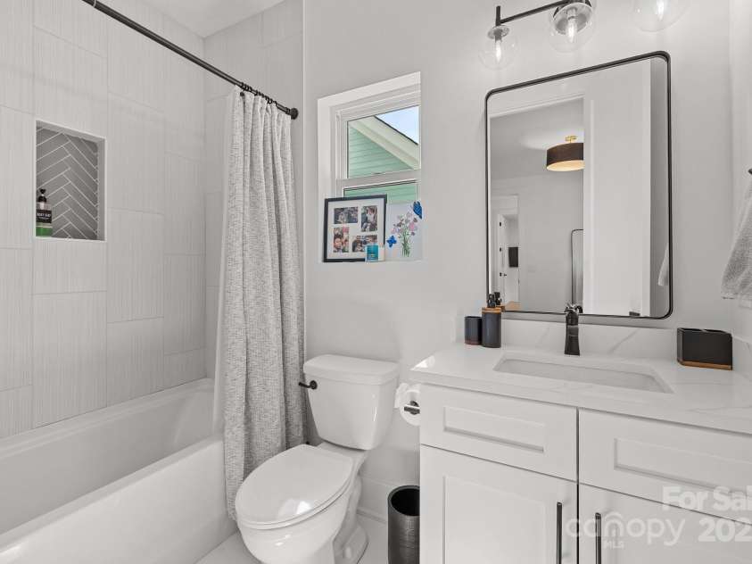 2121 Laburnum Avenue, Charlotte, NC 28205.  MLS# CAR4268870, YatesRealty ID 25048. 