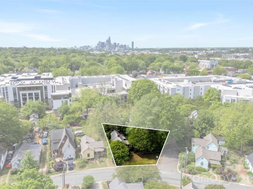 700 37th Street, Charlotte, NC 28205.  MLS# CAR4378306, YatesRealty ID 25048. 