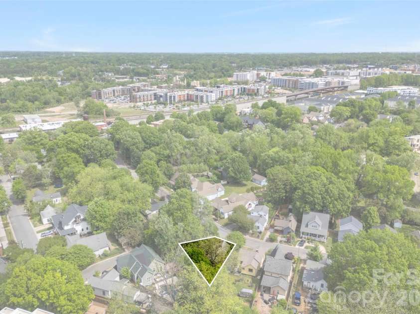 700 37th Street, Charlotte, NC 28205.  MLS# CAR4378306, YatesRealty ID 25048. 