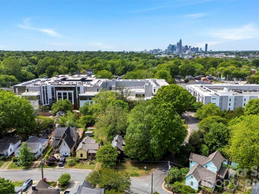 700 37th Street, Charlotte, NC 28205.  MLS# CAR4378306, YatesRealty ID 25048. 