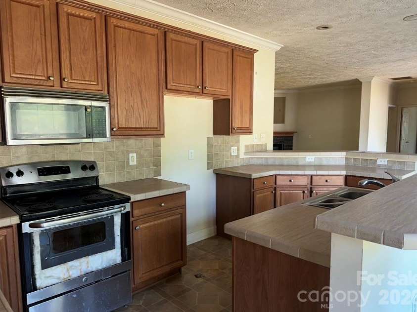 172 Jesse King Road, Advance, NC 27006.  MLS# CAR4378531, YatesRealty ID 25049. 