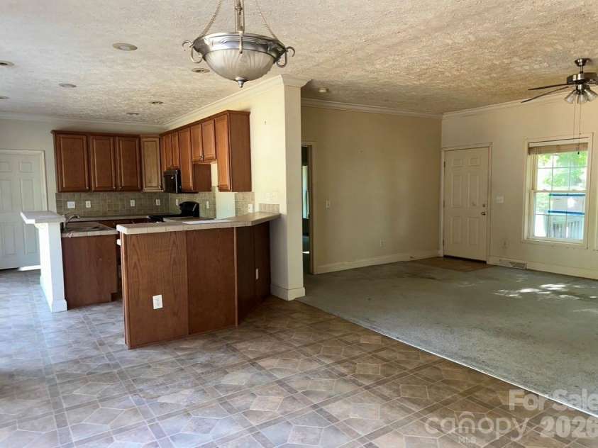 172 Jesse King Road, Advance, NC 27006.  MLS# CAR4378531, YatesRealty ID 25049. 