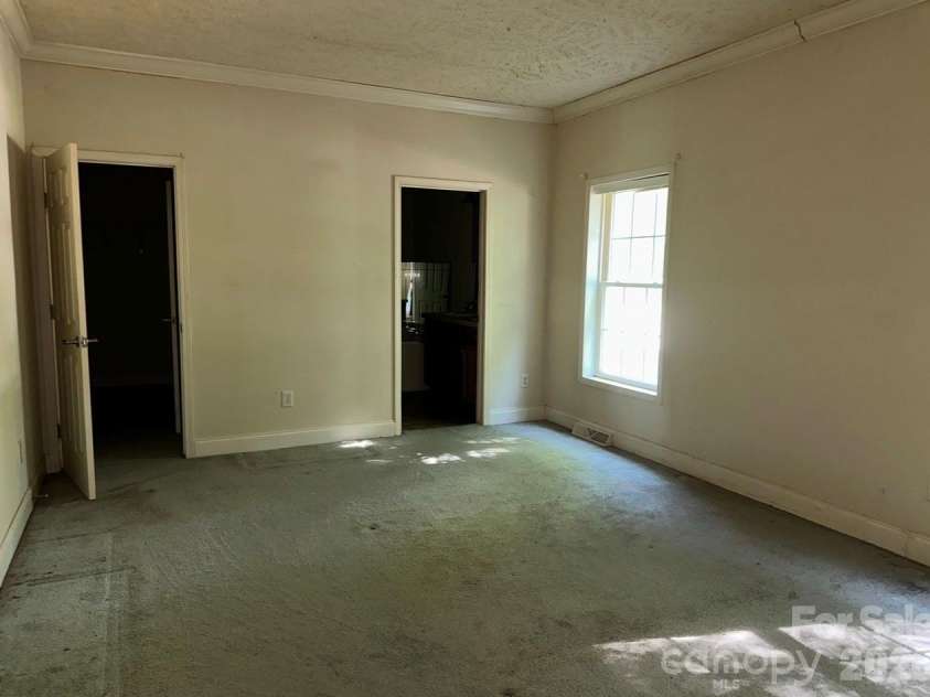 172 Jesse King Road, Advance, NC 27006.  MLS# CAR4378531, YatesRealty ID 25049. 