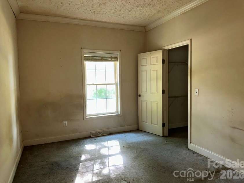 172 Jesse King Road, Advance, NC 27006.  MLS# CAR4378531, YatesRealty ID 25049. 