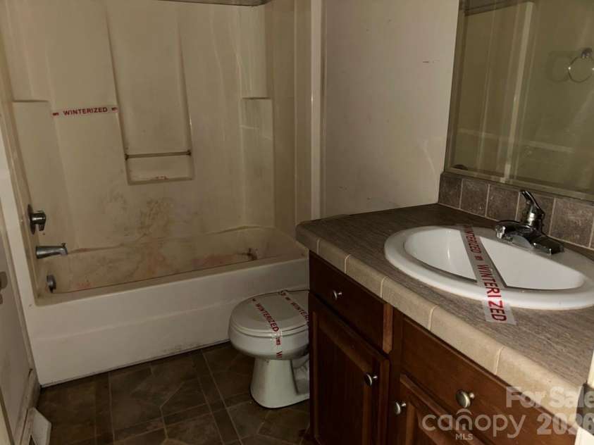 172 Jesse King Road, Advance, NC 27006.  MLS# CAR4378531, YatesRealty ID 25049. 