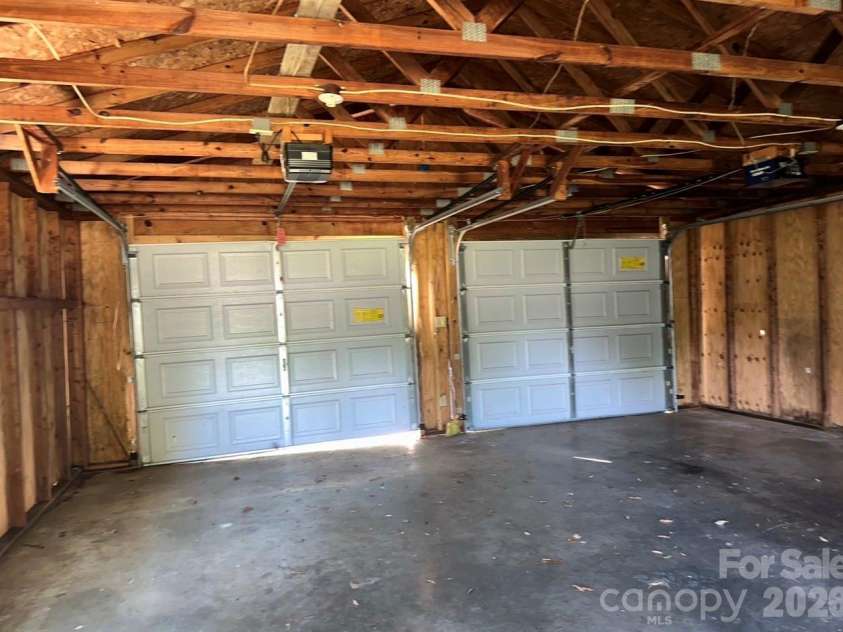 172 Jesse King Road, Advance, NC 27006.  MLS# CAR4378531, YatesRealty ID 25049. 