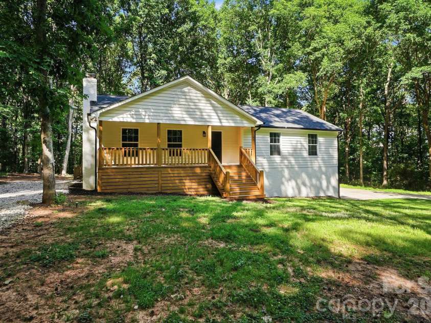 10417 Cairnsmore Place, Mint Hill, NC 28227.  MLS# CAR4382635, YatesRealty ID 25050. 