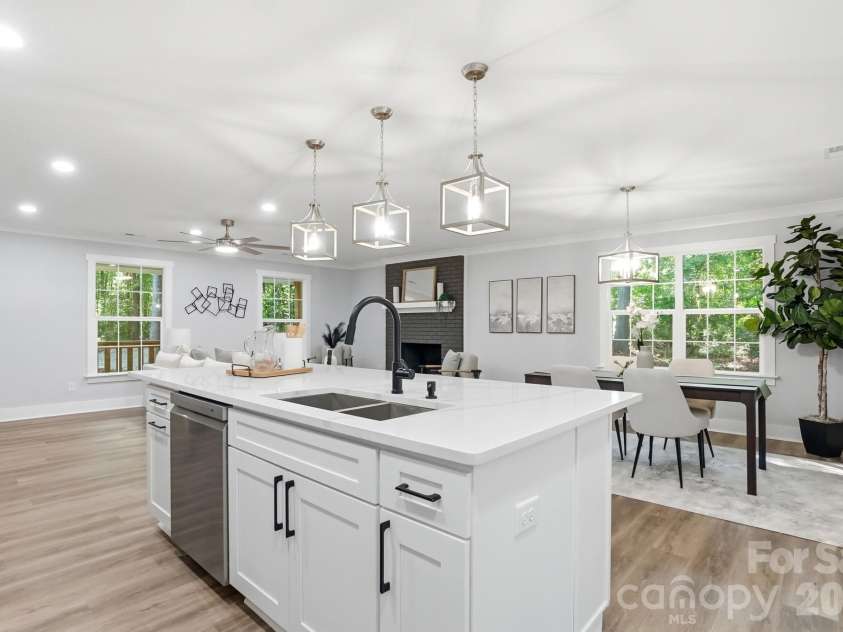 10417 Cairnsmore Place, Mint Hill, NC 28227.  MLS# CAR4382635, YatesRealty ID 25050. 