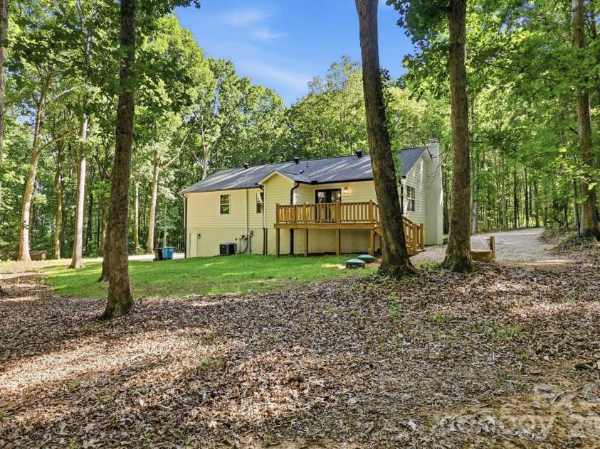 10417 Cairnsmore Place, Mint Hill, NC 28227.  MLS# CAR4382635, YatesRealty ID 25050. 