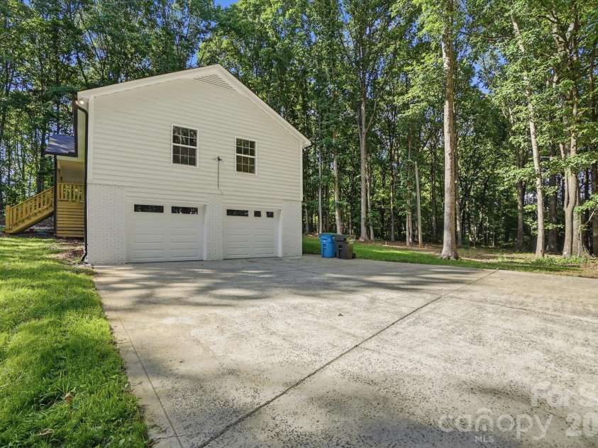10417 Cairnsmore Place, Mint Hill, NC 28227.  MLS# CAR4382635, YatesRealty ID 25050. 