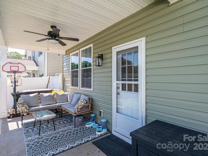 2526 Snow Creek Road, Hickory, NC 28601.  MLS# CAR4272940, YatesRealty ID 25051. 