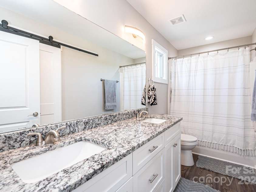 2526 Snow Creek Road, Hickory, NC 28601.  MLS# CAR4272940, YatesRealty ID 25051. 