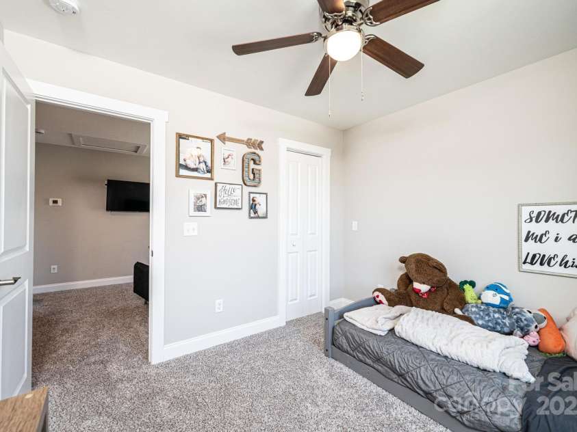 2526 Snow Creek Road, Hickory, NC 28601.  MLS# CAR4272940, YatesRealty ID 25051. 