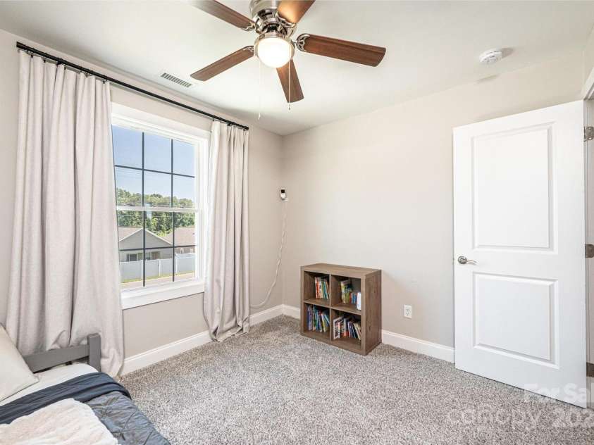 2526 Snow Creek Road, Hickory, NC 28601.  MLS# CAR4272940, YatesRealty ID 25051. 