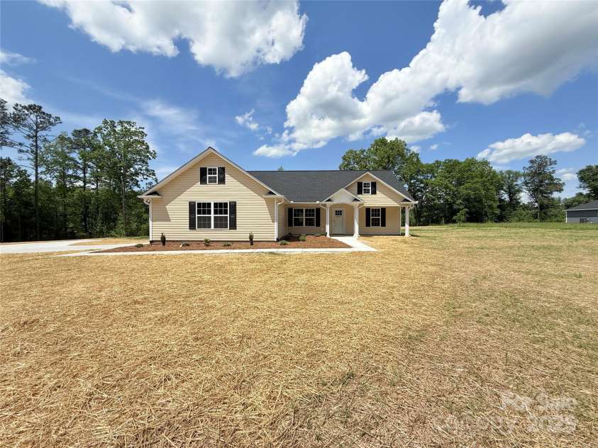 3650 Sentry Road, Lancaster, SC 29720.  MLS# CAR4254332, YatesRealty ID 25052. 