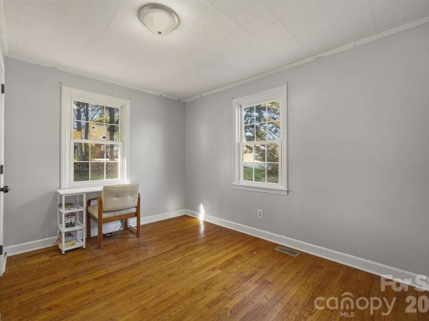 1095 Elm Circle, Granite Falls, NC 28630.  MLS# CAR4357728, YatesRealty ID 25054. 
