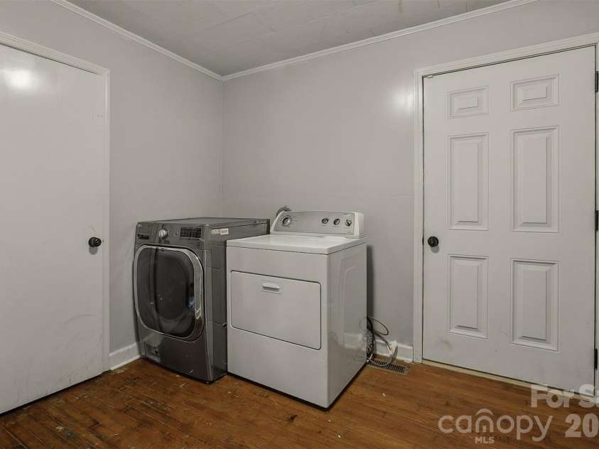 1095 Elm Circle, Granite Falls, NC 28630.  MLS# CAR4357728, YatesRealty ID 25054. 